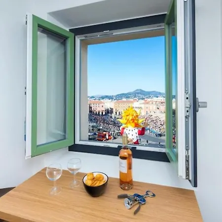 Massena 44 - Stunning On Massena Square Appartement