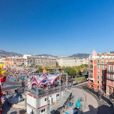 Massena 44 - Stunning On Massena Square Apartament